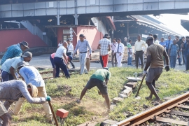 "The Clean Sri Lanka project should aim for the total elimination of all forms of pollution."  "Let us act as pioneers in creating an efficient railway service and a pleasant railway station." - The Secretary of the Ministry of Transport, Highways, Ports,